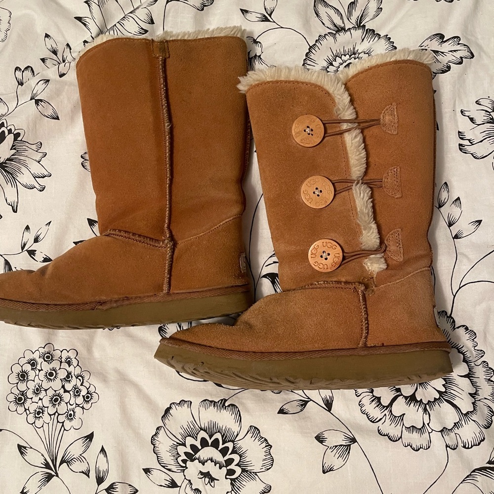 UGG | Bailey Button Triplett Boot | Size 7